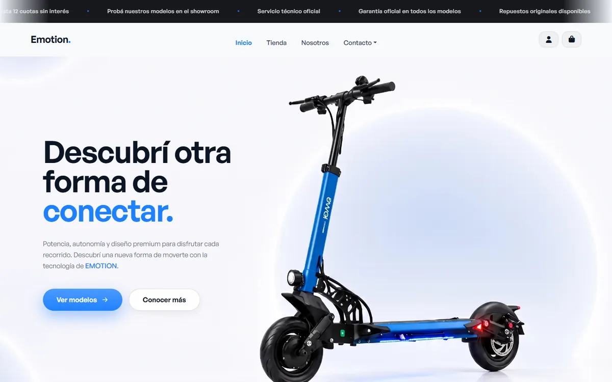 Portada del sitio de EMOTION: un monopatín eléctrico azul sobre fondo claro junto al titular «Descubrí otra forma de conectar».